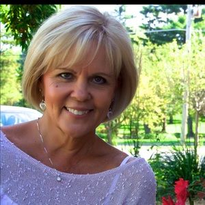 Meet your Posher, Deborah